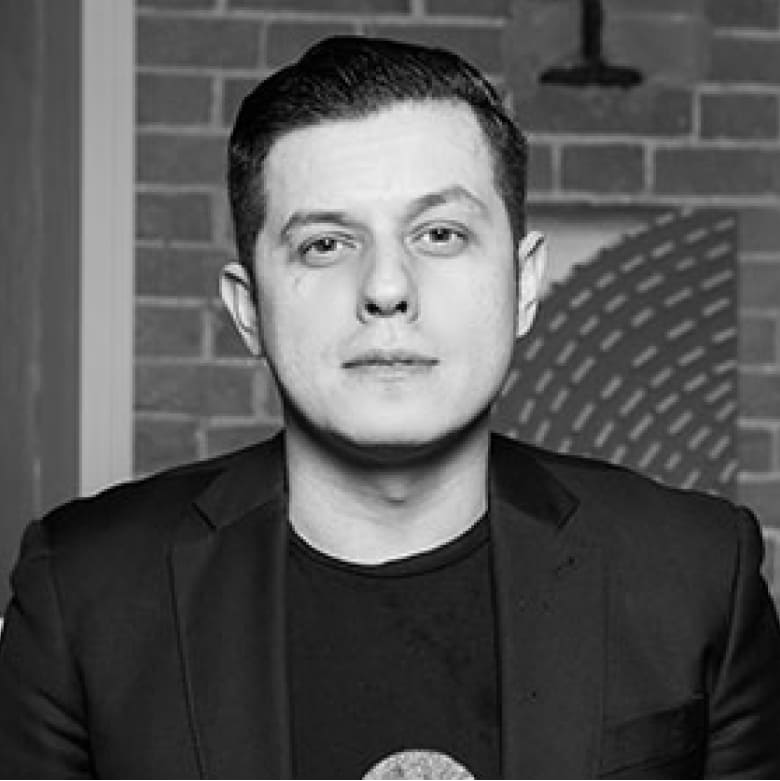 Сердар Яников